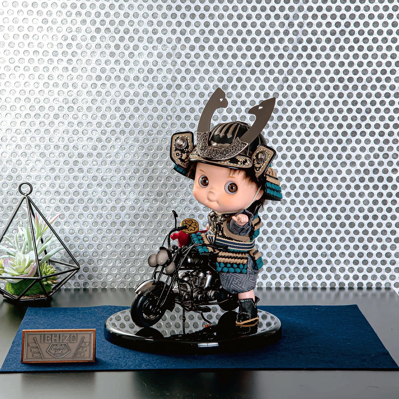 五月人形 5月人形 鎧 鎧兜 2025年 手作り 初節句 子供大将 武者人形 鎧武者 バイク ライダー カッコイイ 可愛い 送料無料 コンパクト ミニ 平飾り 新作 秀光 限定品 目玉商品 買得 お得