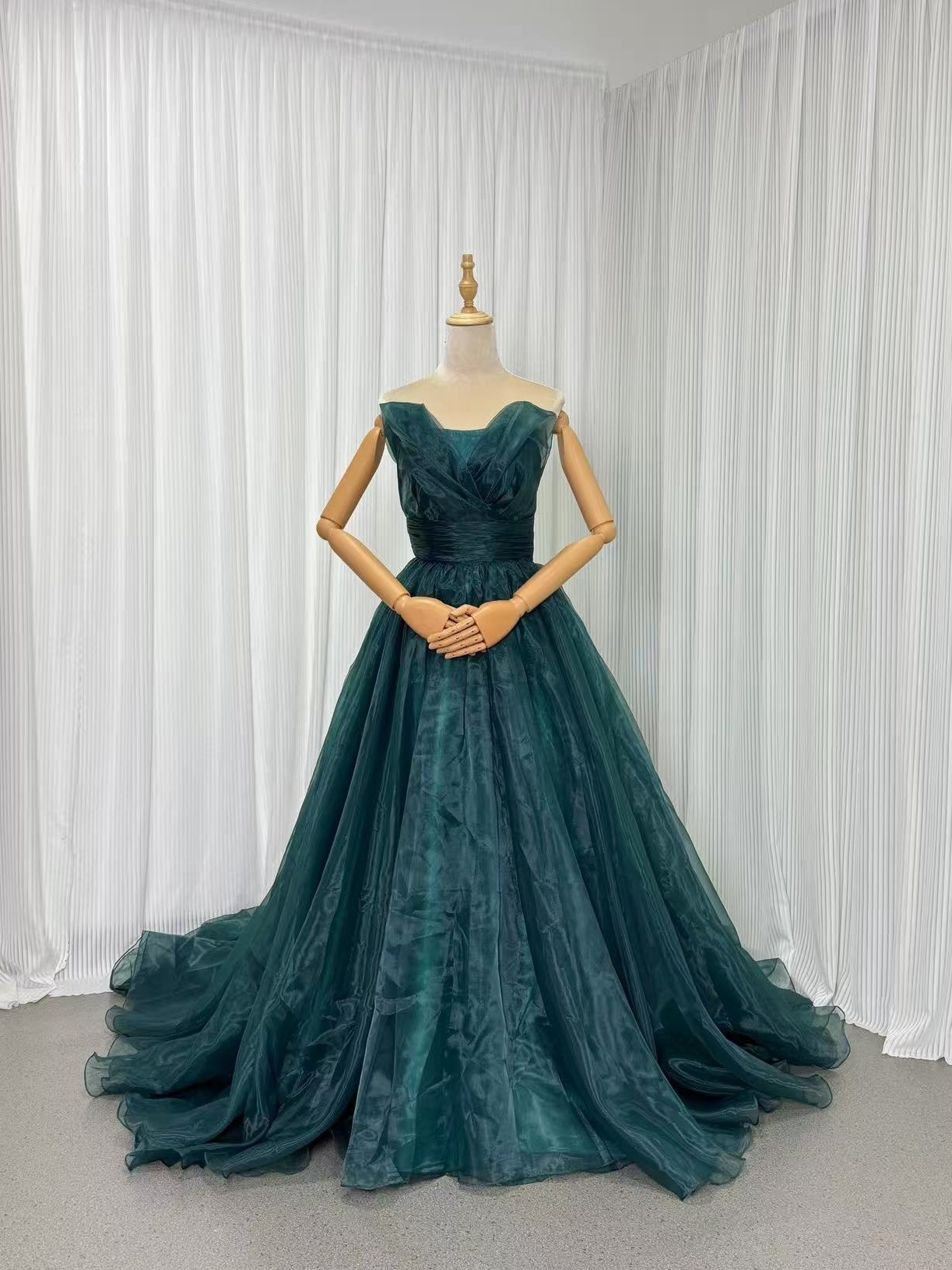 カラードレス ジュエルブルー ベアトップ 上質オーガンジー ロングトレーン 披露宴