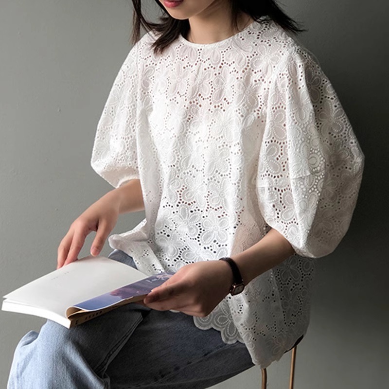 トップス ブラウス カットソー 白トップス 袖あり 半袖 5分袖 五分袖 パフスリーブ ラウンドネック レース かわいい 大人可愛い きれいめ シンプル カジュアル 大人 おしゃれ お洒落 大人可愛い