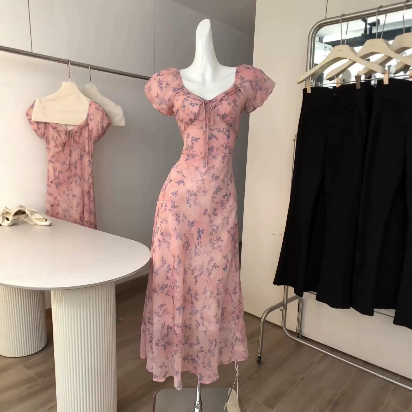 【女性用 フレンチ 海辺リゾート 花柄 リボン パフスリーブ 気質 ロングワンピース】
