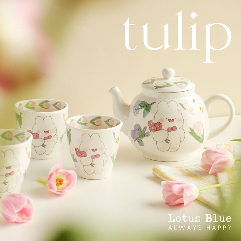 青い蓮の花がかわいいうさぎの陶磁器茶器セット