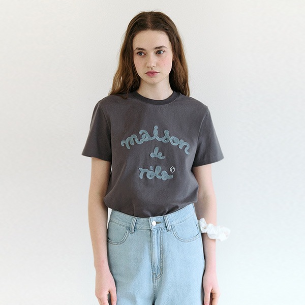 MAISON DE ROLA EMBROIDERY T-SHIRT CHARCOAL