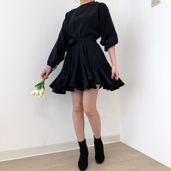 ふわふわ フレア ワンピース (年末ルック)