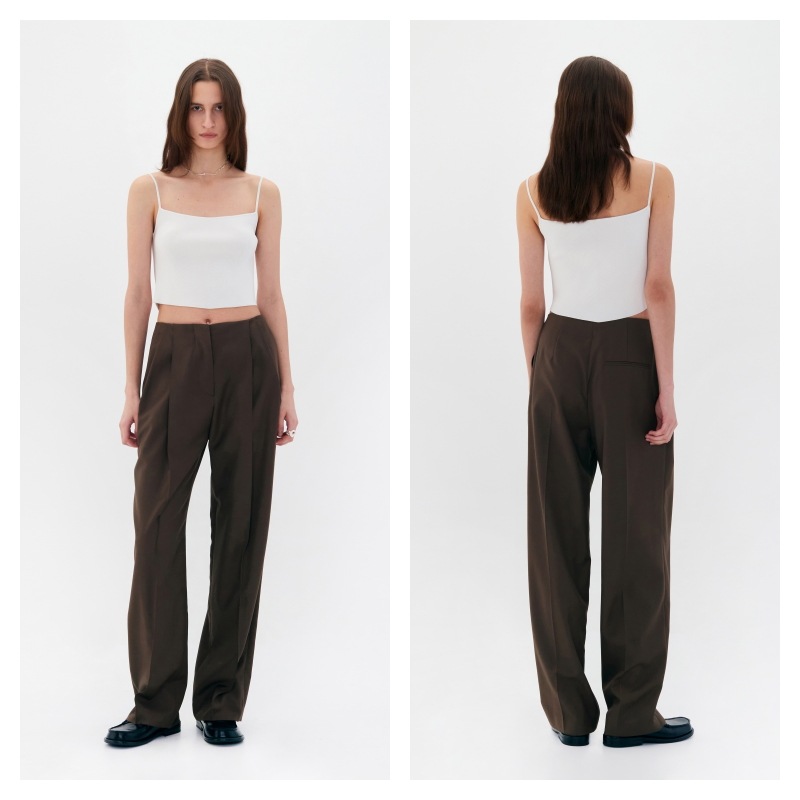 【LOW CLASSIC】 KNITTED SLEEVELESS CROP TOP : WHITE