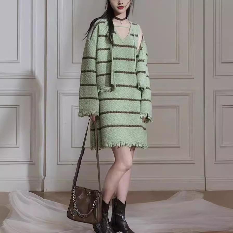 レディースセータースーツ