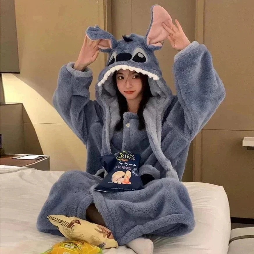 【2個買うと1個無料】disney Stitch もこもこ ルームウェア 厚い モコモコ ガウン パジャマ ワンピースパジャマ レディース 冬かわいい 着ぐるみ ペアルック カップル キッズ メンズ 5,181円