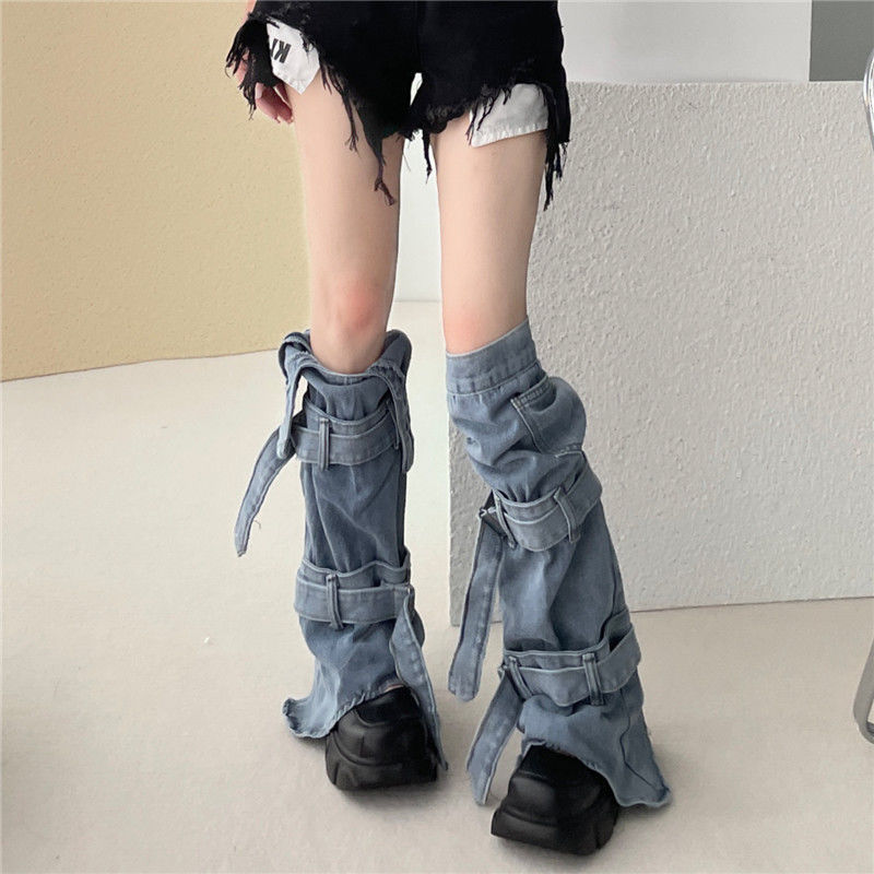 甘くてクールなミレニアルデザインのジーンズソックスカバーパーソナライズされた床までの長さのレッグカバー付きニッチサブカルチャーストラップ