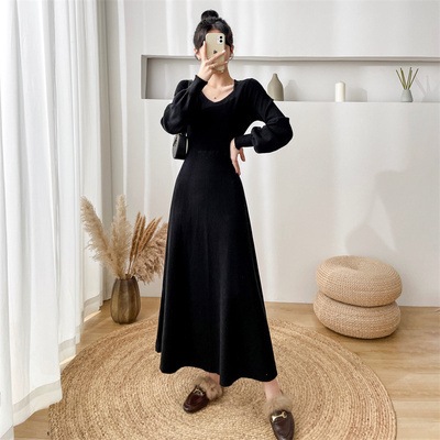 ワンピース フレアワンピース ロング ロング丈 マキシ マキシ丈 袖あり 長袖 Vネック ニット かわいい 大人可愛い きれいめ 大人 上品 おしゃれ お洒落 かっこいい 無地 秋 冬 10代 20代