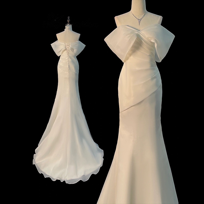 ワンショルダーのサテンウェディングドレス2025新しいスタイルのフィッシュテールの小さなトレーリング花嫁の外出ウェディングドレス旅行写真撮影ウェディングドレス
