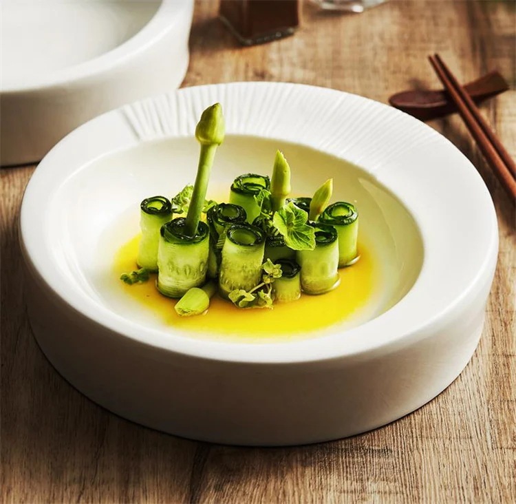 韓国ファッションプレート ディッシュプレート セラミック プレートレット スーププレート 冷菜 ホテル ユニークなデザイン タイドファッション 野菜食器