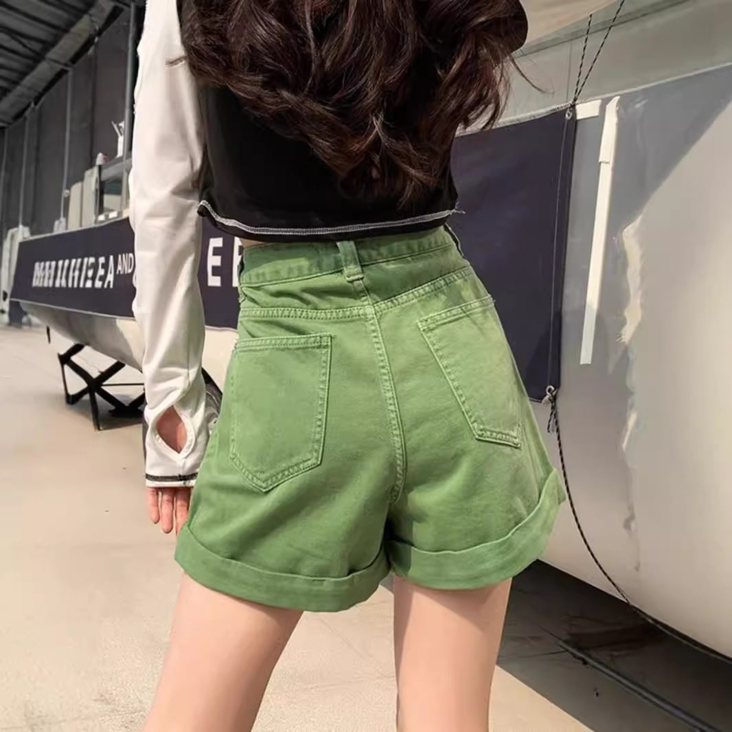 【1点ご購入 で10点プレゼントいたします】アボカドグリーンのデニムパンツ女性ハイウエストゆったりロールサイドの減齢外は超短パン