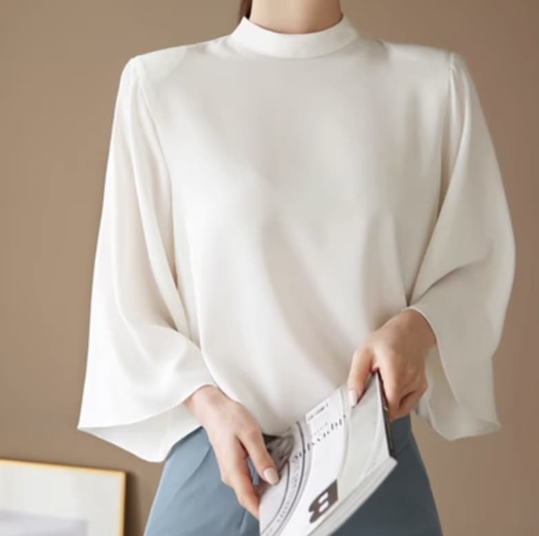 トップス シャツ ブラウス カットソー かわいい 大人可愛い きれいめ シンプル カジュアル 大人 上品 おしゃれ お洒落 大人女子 こなれ感 個性的 主役級 存在感 美容師 メイクアップアーティスト