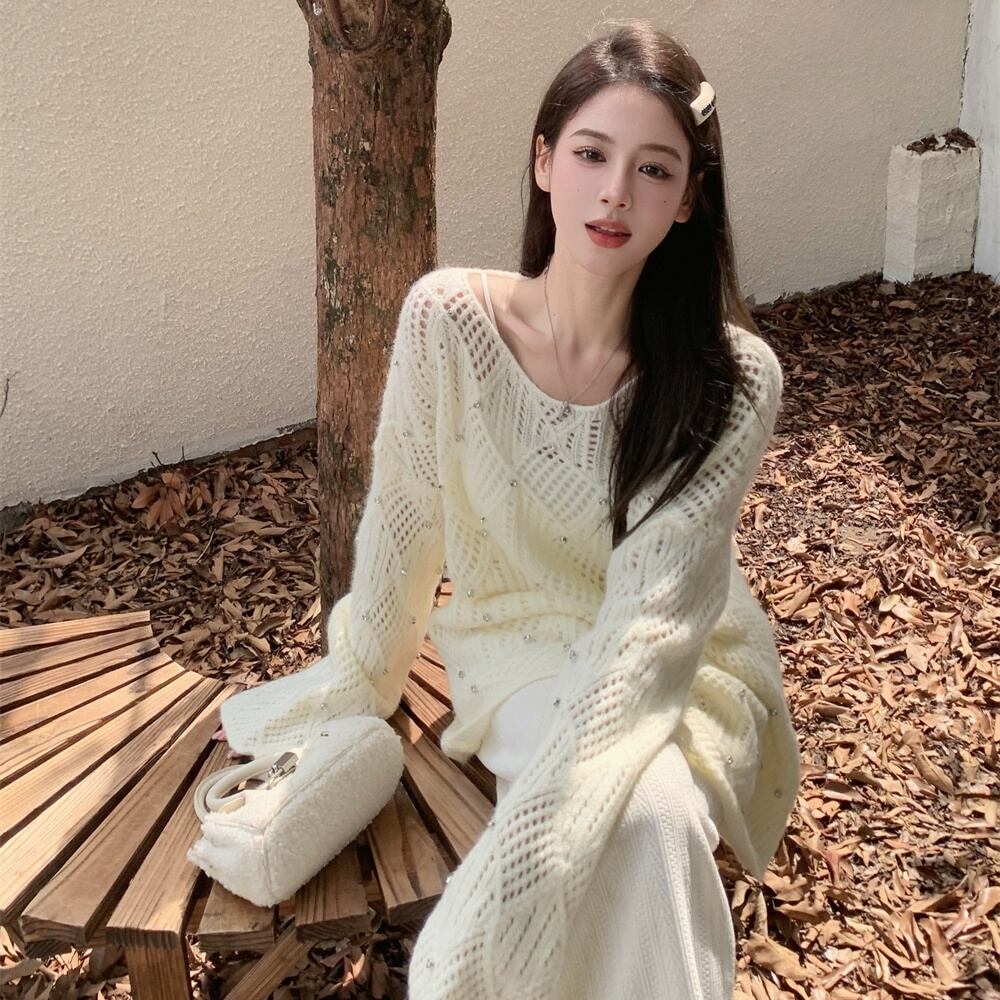 トップス セーター レディース 長袖 ボートネック 萌袖 ミディアム丈 ビジュー 透かし編み かわいい 大人可愛い きれいめ シンプル 上品 おしゃれ かっこいい カジュアル こなれ感 個性的 ルーズ