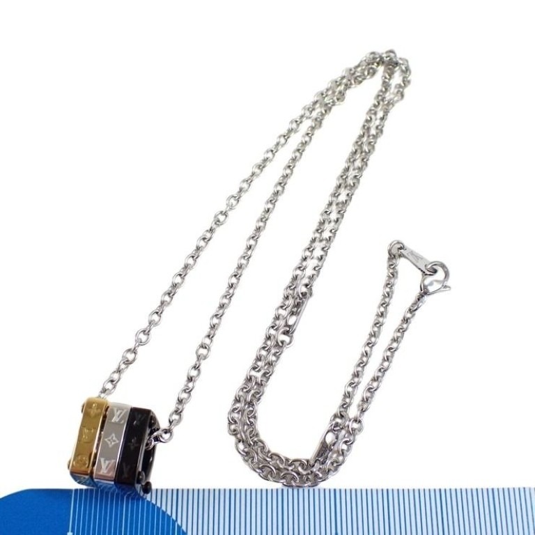 ネックレス ペンダントモノグラムボールド M00675 メタル シルバーXゴールドXブラック系 ペンダント アクセサリー ジュエリー 小物 ブランド ギフト 誕生日プレゼント 女性【本物保証】