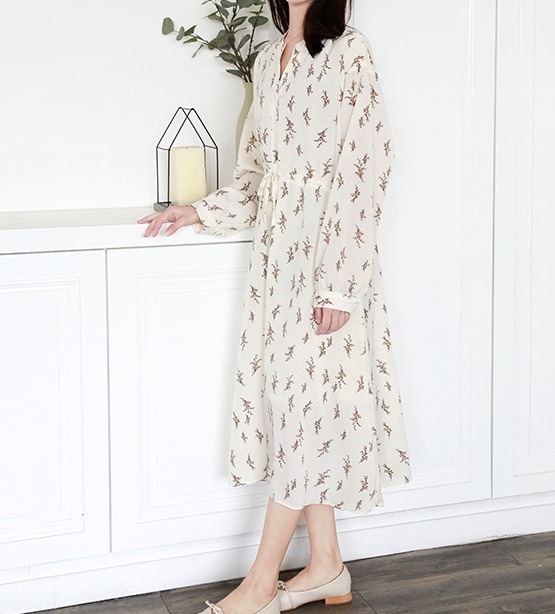 1197．花柄シャツロングワンピース（ホワイト）