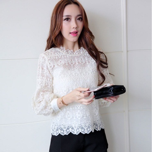 2035.袖コンシャス透かしレーストップス(ホワイト)