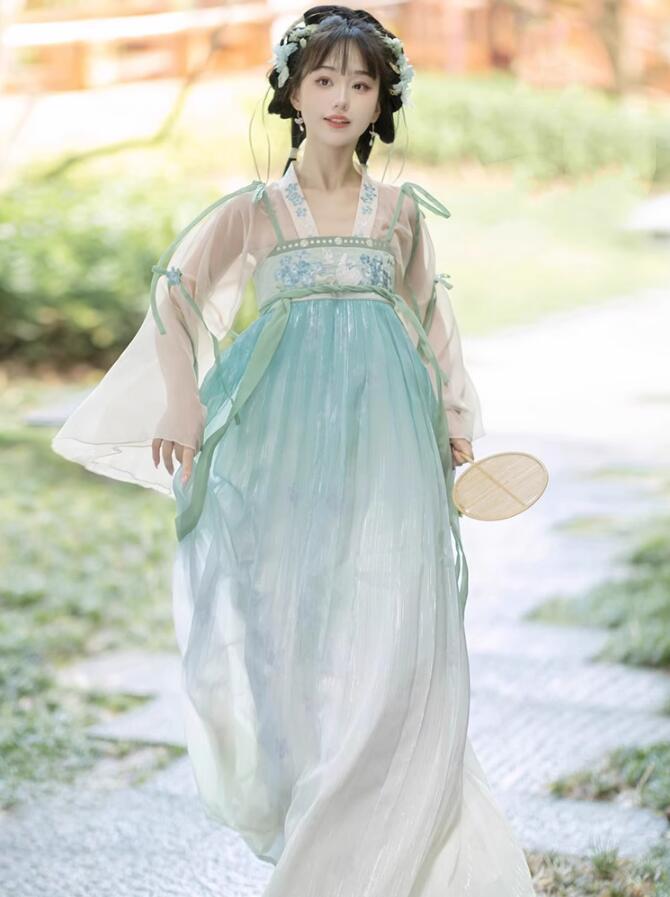 漢服 アジサイ 刺繍花柄 改良版漢服 チャイナドレス 漢風 ドレス グラデーション フレア袖 チャイナドレス 漢元素 コスプレ衣装 学園祭 文化祭 撮影衣装 コスチューム 謝恩会 発表会 エレガント