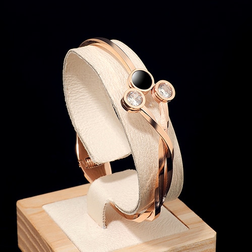 ルナティックポイント バングル ブレスレット