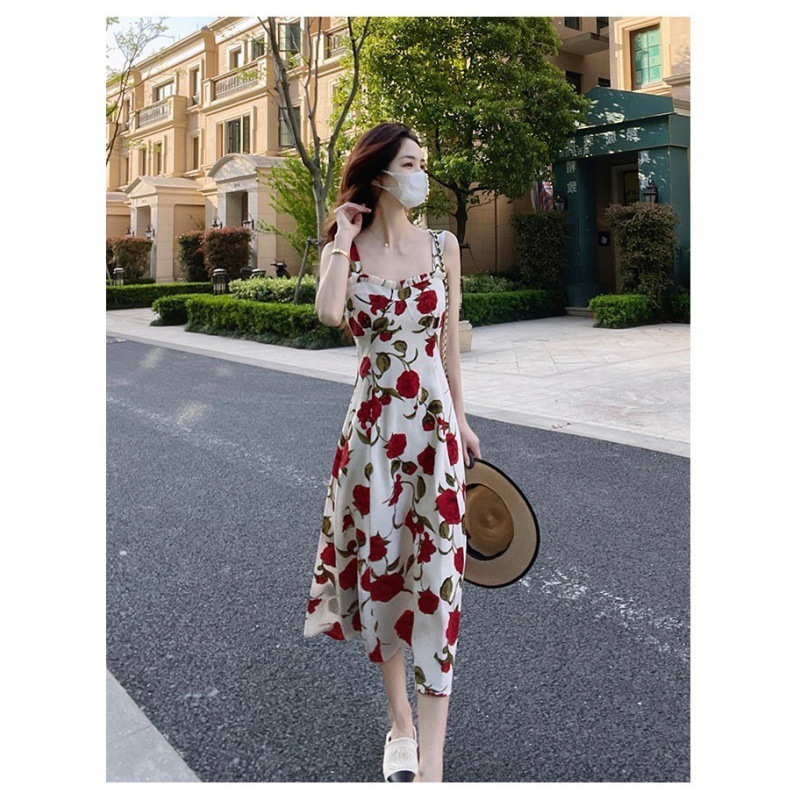 薔薇香讃赤い花のワンピース女性夏の新しいストラップスカートのレトロな気質のロングスカート