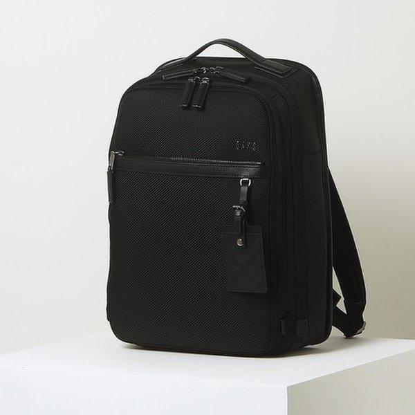 DBBA5E669BK[バックパック(15インチノートパソコン収納)][D-BIZ][ビジネス] ブラックロゴ装飾ナイロン
