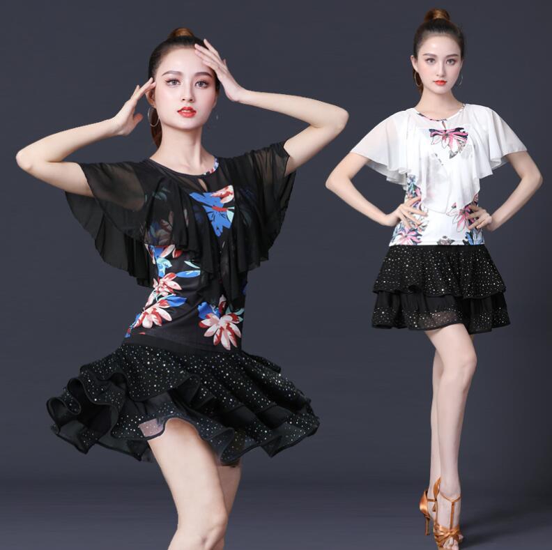 ラテンダンス衣装セット 半袖ダンスTシャツ ラテンダンス ダンススカート 花柄 ショートスカート 上下セット レディースダンスウェア ダンス練習着 ダンス稽古 レッスン着 細見え 練習着 社交ダンス