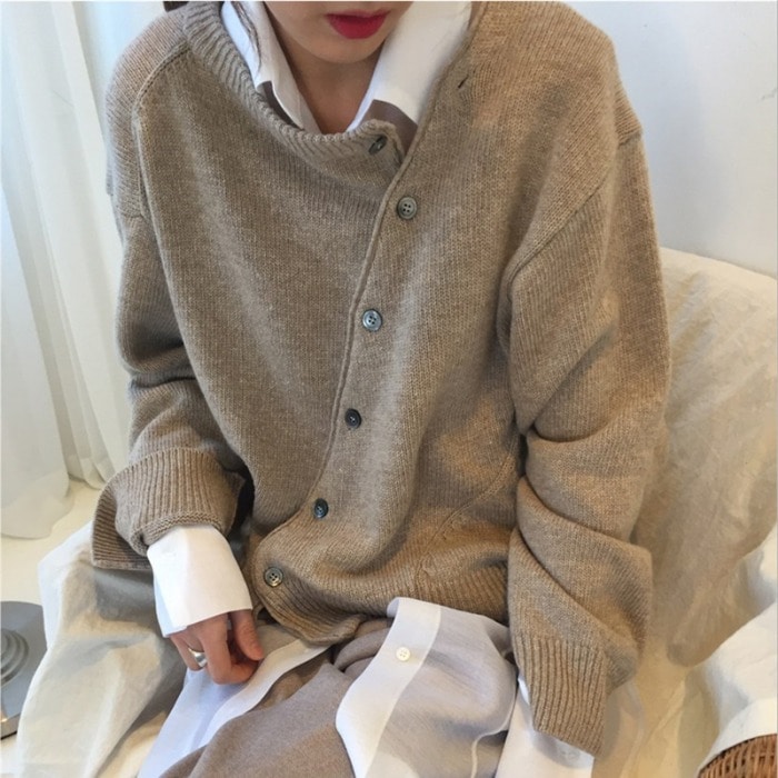 【送料無料】レディース 長袖 ニット カーディガン 斜めのバックル セーター ジャケット