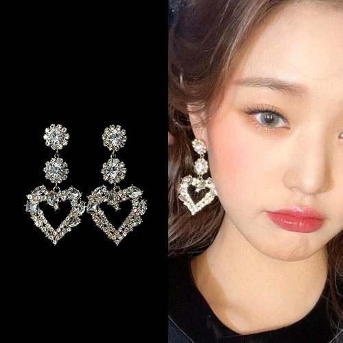 【正規品】 aespa/IVE/エスパ/アイヴ着用. ハートボールドキュービックドロップピアス