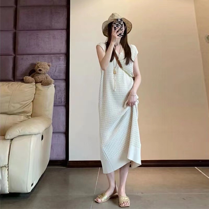 ニットワンピース ワンピース ニットソー 膝下 ミモレ ミモレ丈 半端丈 フレンチスリーブ Vネック ストレート 伸縮性 ニット サマーニット かわいい 大人可愛い きれいめ シンプル カジュアル