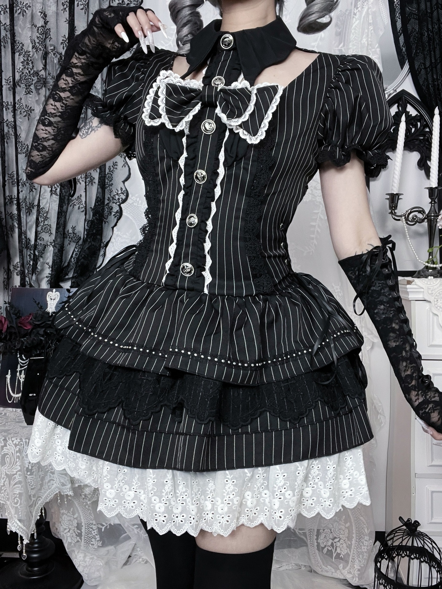 【新作登場 最安値】ストライプ柄 リボン付き可愛いメイド服 ワンピース 膝丈 原宿系 ギャル系 ワンピース コスチューム レース裾 半袖 フリル 蝶結び コスプレ衣装 cosplay ハロウィン衣装