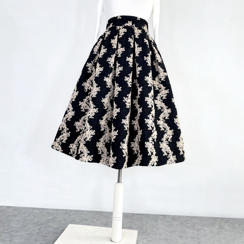 レディース スカート 膝下 フレア ハイウエスト 刺繡 かわいい 大人可愛い 上品 おしゃれ レトロ メンズライク ガーリー エレガント ロマンティック 無地 総柄 秋 冬 入学式 入園式 卒業式