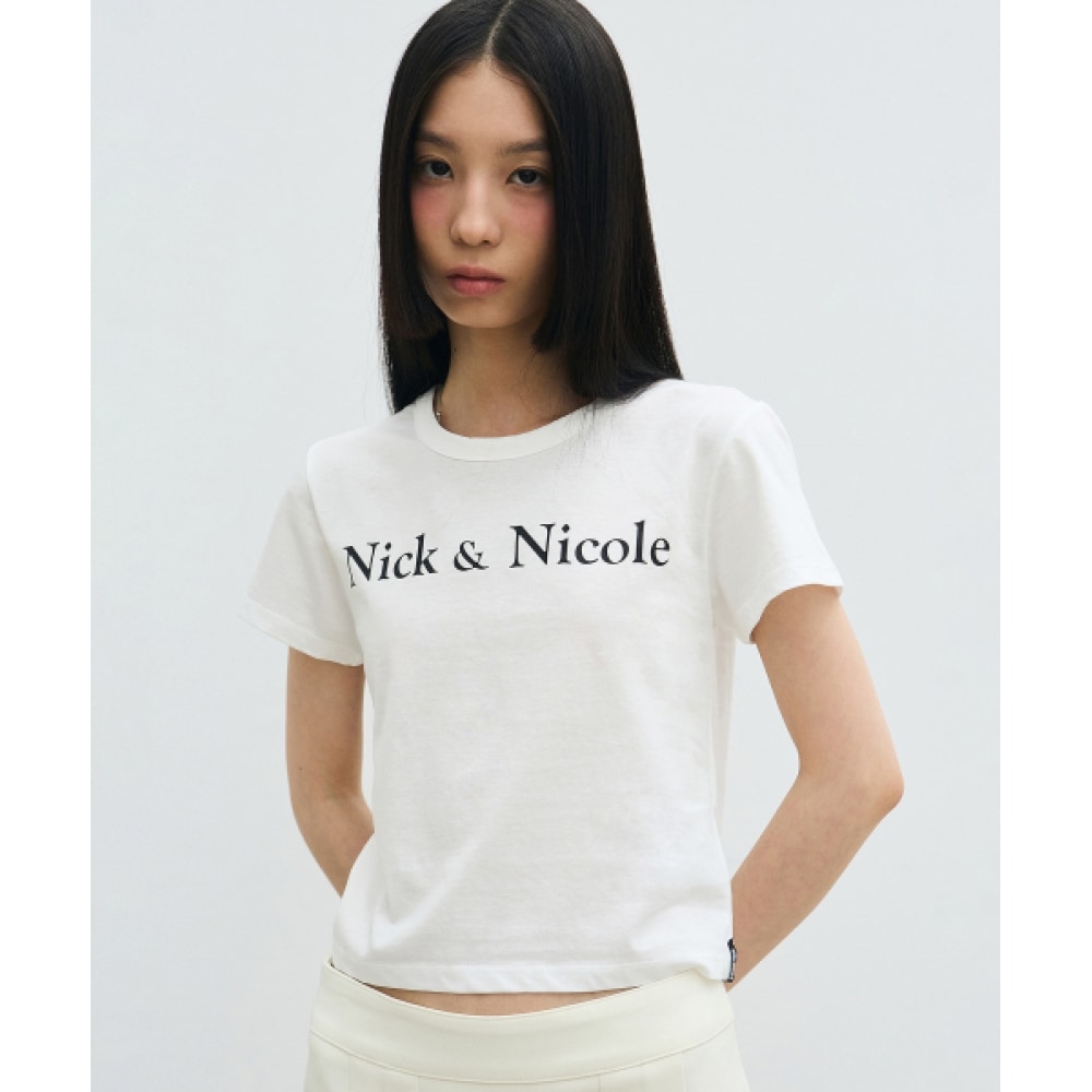 ニック&ニコールニコールクラシックミニマルクロップトップ_ホワイト