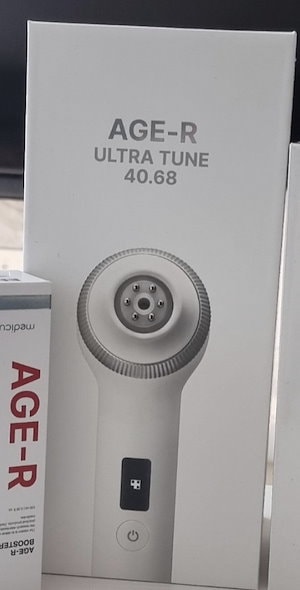 メディキューブ　ウルトラチューン　美顔器 Qoo10] メディキューブ AGE-R ウルトラチューン 美顔器 U