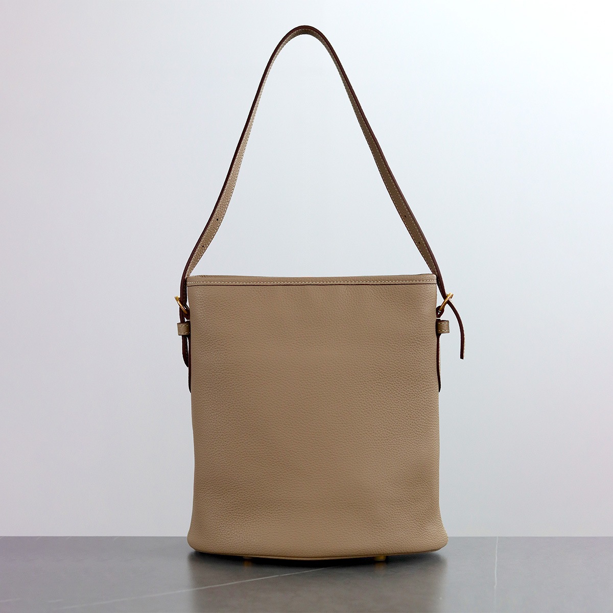 在庫処分 ハンドバッグ 手提げバッグ レディース カバン 大容量 軽量 おしゃれ シンプル 鞄 上品質 通勤