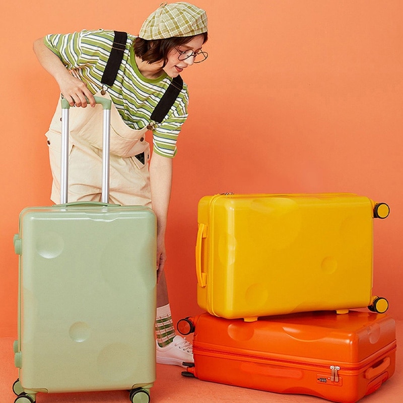 大人気の可愛いスーツケース チーズのデザイン 軽い 万向輪 大容量 ジッパー付きスーツケース たくさんの色からたくさんのサイズを選び かわいい大人気スーツケース 7,262円