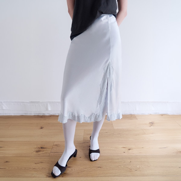 SATIN LACE LONG SKIRT SILVER