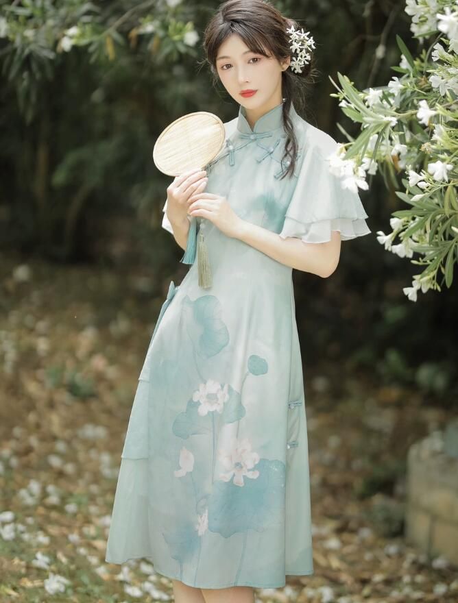 漢風 細身 ドレス 発表会 改良版漢服 撮影衣装 学園祭 チャイナドレス 文化祭 フレア袖 蓮のプリント花柄 謝恩会 エレガント コスチューム コスプレ衣装