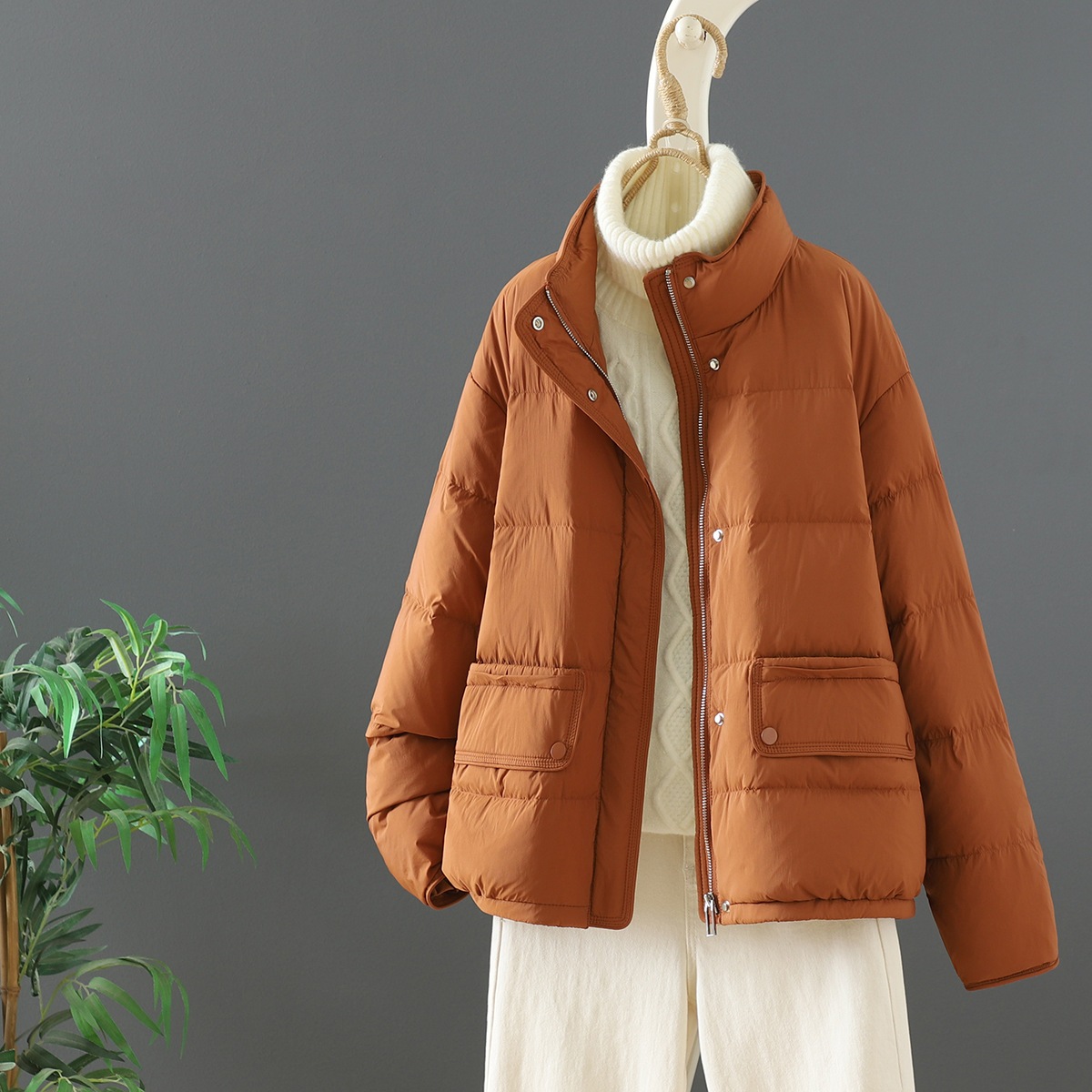 2025年冬新作ファッションカジュアルダウンジャケットレディースショートルーズ暖かいライトレトロホワイトダックダウンジャケットレディース