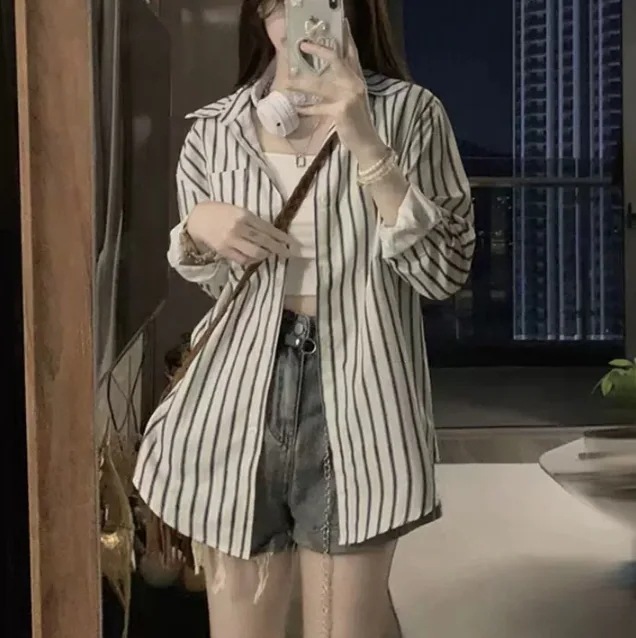 トップス シャツ ブラウス カットソー 白シャツ 白トップス ミモレ ミモレ丈 袖あり 長袖 かわいい 大人可愛い きれいめ シンプル カジュアル 大人 上品 おしゃれ お洒落 かっこいい レトロシャツ・ブラウス