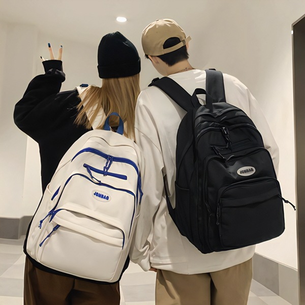 ２色展開 バッグ カバン ユニセックス リュック バッグパック PCバック 大容量 多収納 多機能 便利 自立 スクエア ポケット ファスナー サイドポケット ソフト ナイロン シンプル カジュアル