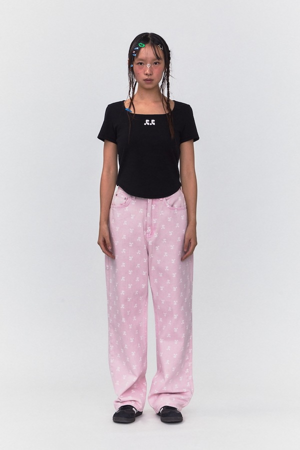Qoo10 rest&recreation SQUARE NECK TOP ロゴ 半
