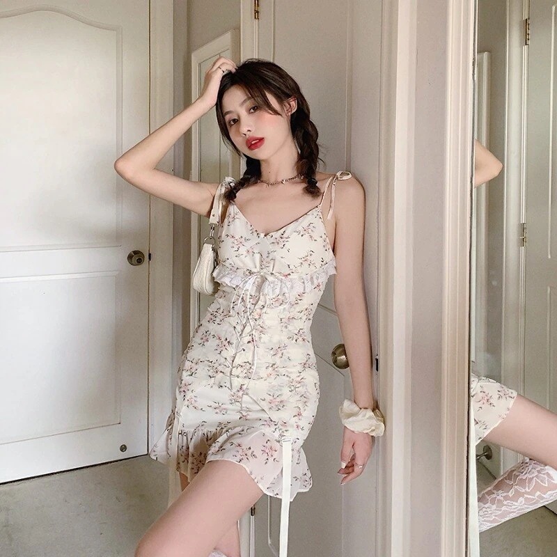 花柄 キャミワンピース 夏 甘い ギャル ショート丈 編み上げ デザインセンス カジュ 母の日のプレゼント