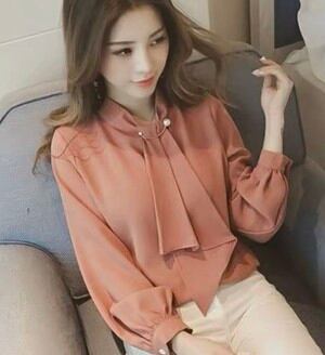 ブラウス シャツ パールピンブラウス アウター l 大人女子 こなれ感 かわいい 大人可愛い きれいめ フェミニン 韓国系ファッション オフィス ビジネス OL 通勤 お洒落 お散歩コーデ