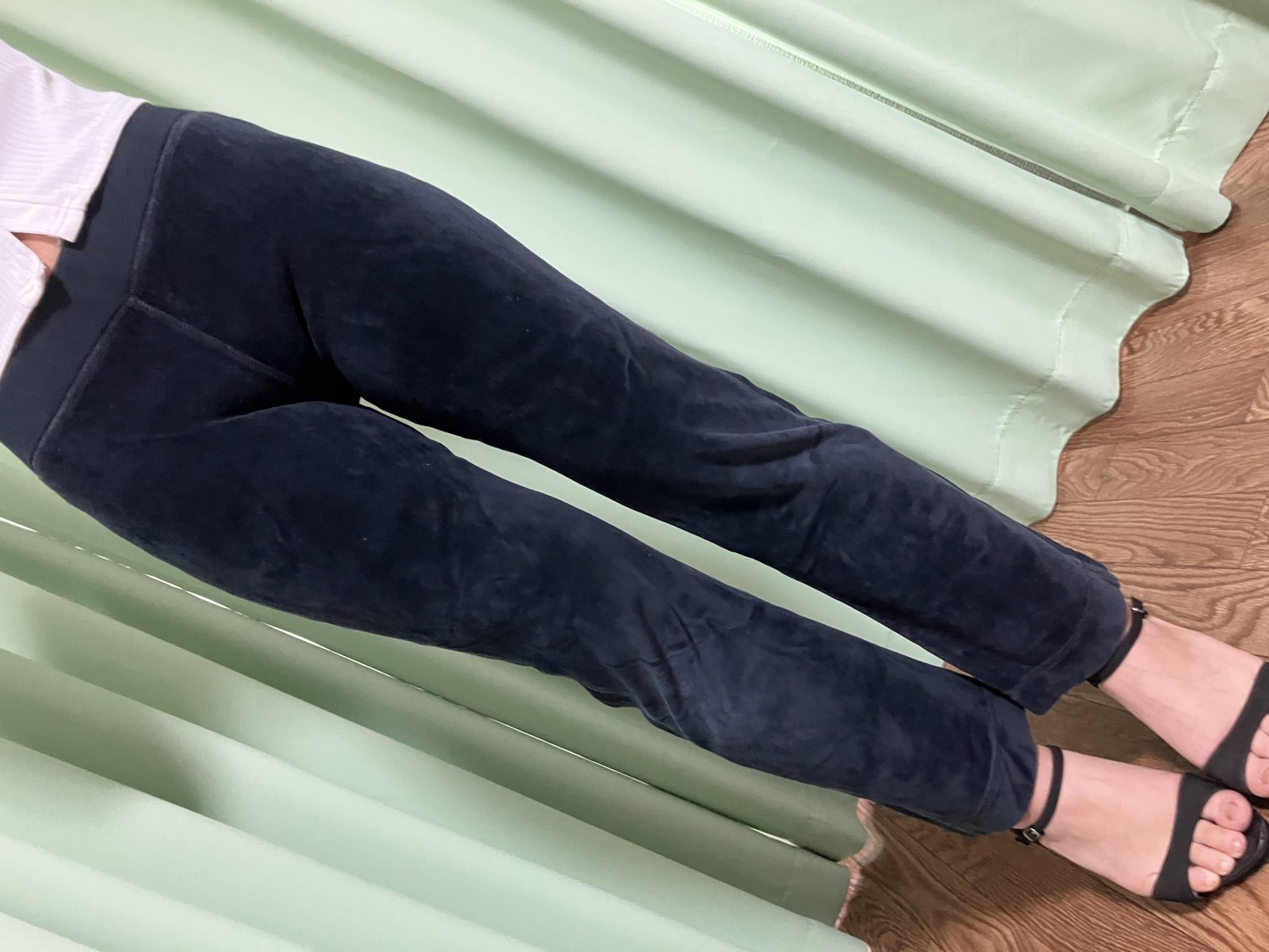 着画ありベルベットパンツ ネイビー Mサイズ（W33/最大43cmH51/最大57cm総丈88cm）