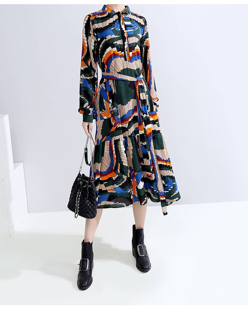 マルチカラー 幾何学柄 シャツワンピース 裾フレア Iライン ゆったり ミディ丈 ミモレ丈 膝下袖あり 長袖 襟付き リボンベルト ウエストマーク 体型 カバー 配色 スクエアパターン プリント柄