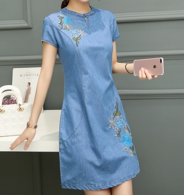 1553. 花柄刺繍デニムワンピース（ライトブルー） 2019 春夏 sale 女子会 ランチ 通学 ショッピング 普段使い