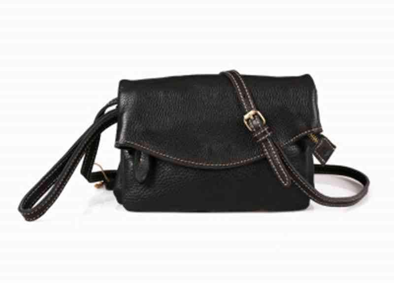 ショルダーバッグ レディース バッグ ミニ A4 帆布 夏 2WAY 2ウェイ 小さめ 革 人気 大人 ブランド 40代 黒 大きめ 縦長 軽い 赤 ナイロン スポーティー 春 レザー 冬 軽量 カジ