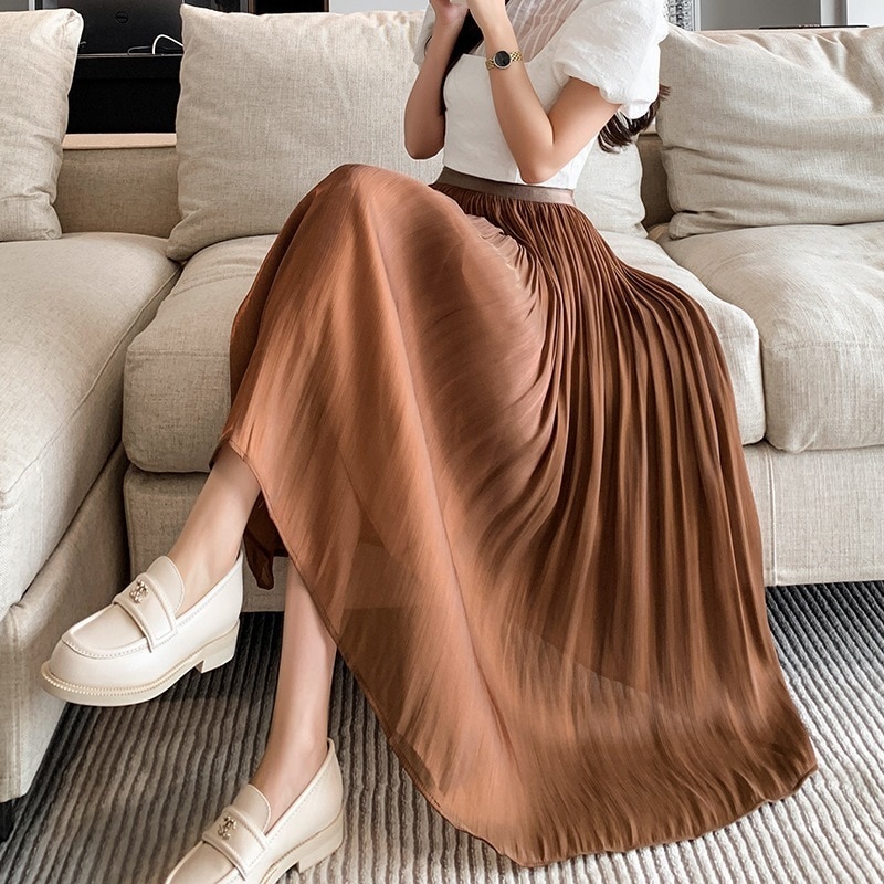 マキシ丈スカート　ハイウェスト　光沢　大きい裾　Aライン　韓国ファッション　プリーツ