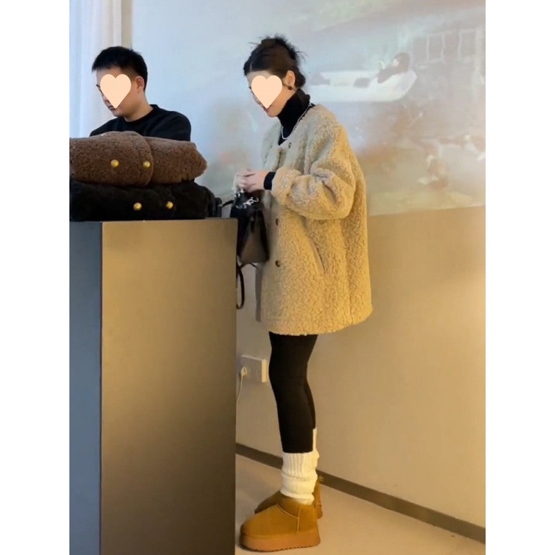 Xiaoxiang 見栄えの良い子羊ベルベットコート女性用 2024 新しいハイエンド冬服女性冬用の小さなウールのコート