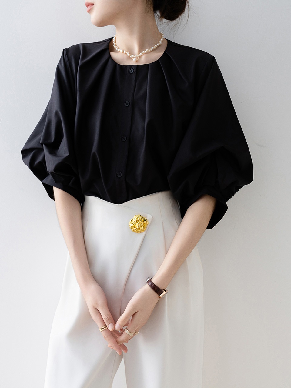 【1点ご購入 で10点プレゼントいたします】シャツガール2025サマーレトロバルーンスリーブ黒シャツ高級感半袖トップス