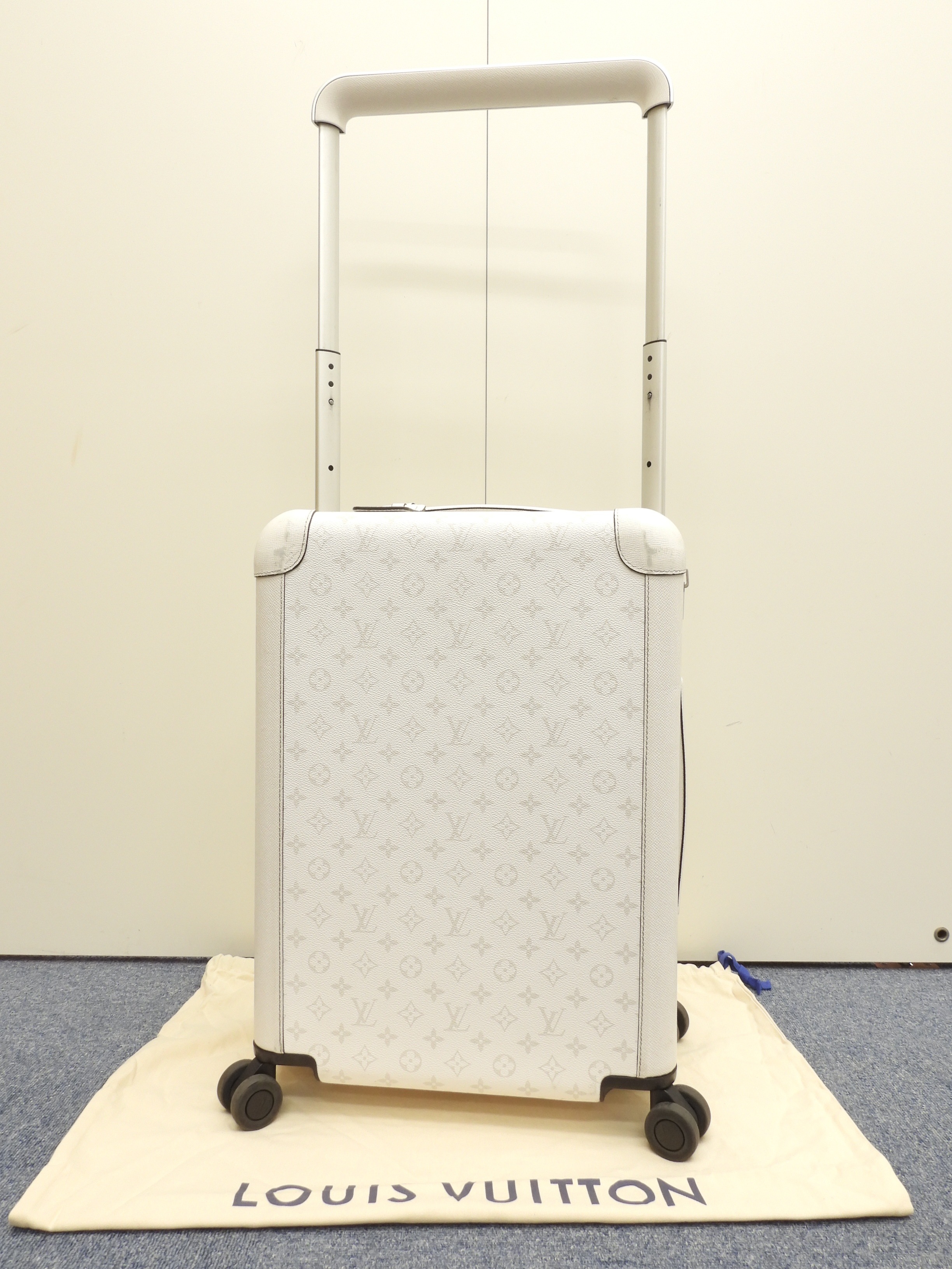 ホライゾン55 M10149 タイガラマ白 四輪キャリーバッグ トロリーケース@IC